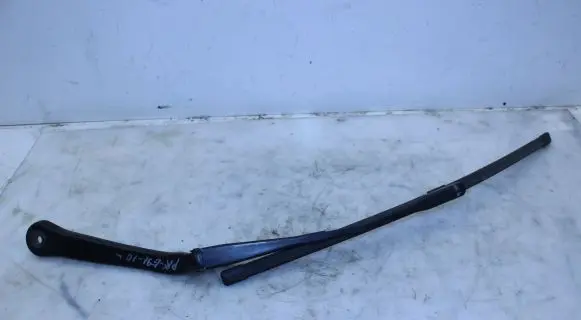 Windshield/front glass wiper blade