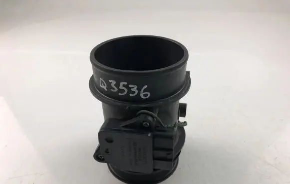 Volvo S60 Mass air flow meter 30713512