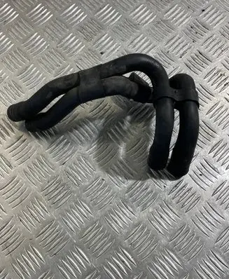 Volkswagen Touareg II Engine coolant pipe/hose 7P6122073A