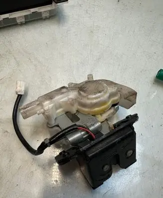 Mazda 6 Tailgate/trunk/boot lock/catch/latch