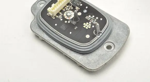 Ford Kuga III Voltage converter/converter module B135914B