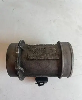 Audi A6 S6 C5 4B Mass air flow meter AFH70M28