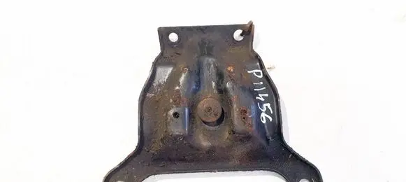 Subaru B9 Tribeca Engine mounting bracket