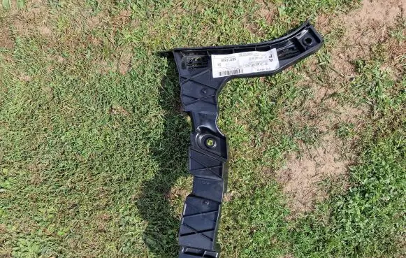 Mercedes-Benz B W247 Fender mounting bracket A2478850400