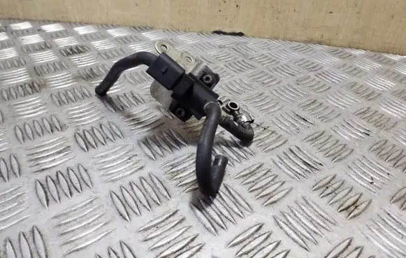 Audi TT TTS Mk2 Turbo solenoid valve 06F906283F 70047004