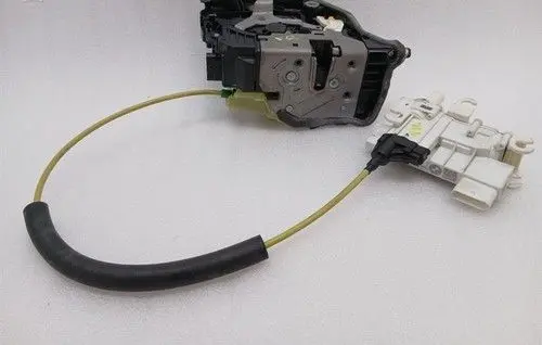 BMW M8 F93 Gran Coupe Coupe door lock (next to the handle) 7477708