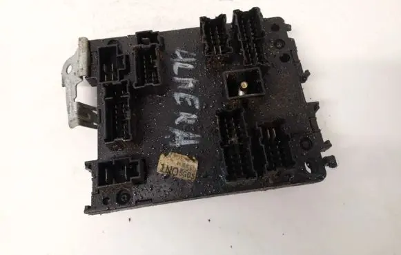 Nissan Almera Fuse box set 243501n000f 243501n000