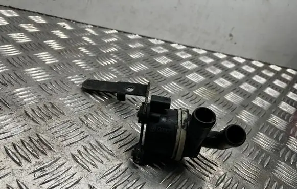 Skoda Octavia Mk2 (1Z) Electric auxiliary coolant/water pump 5N0965561A 12402100302 1K0121093B