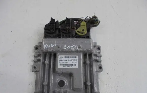 Ford Kuga I Engine control unit/module AV4112A650DJ