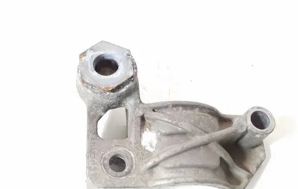 Mercedes-Benz CLS C219 Sway bar bush bracket, front A2113231126