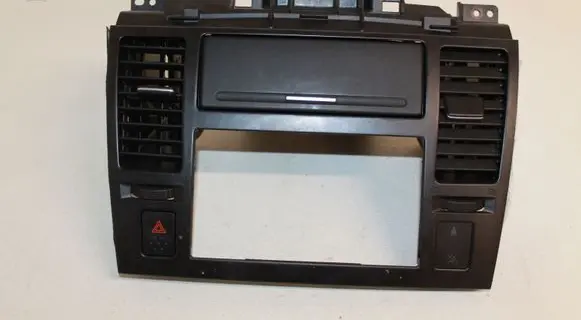 Nissan Tiida C11 Dash center air vent grill 68260 P10381A29S00