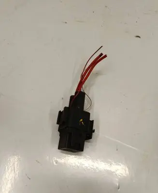 BMW 1 F40 Coolant fan relay 9207913