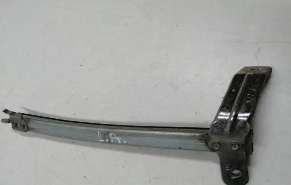 Nissan Pulsar Front door windshield rail 