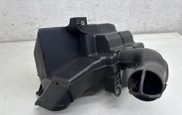 Ford Focus Air filter box 3M5112A659DD