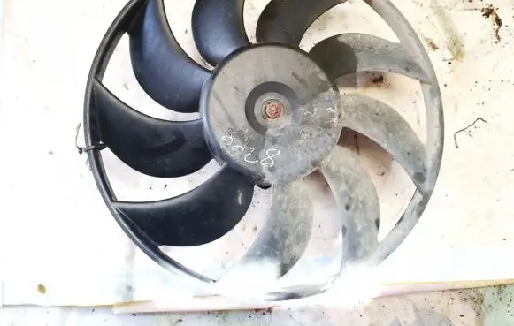 Radiator cooling fan shroud