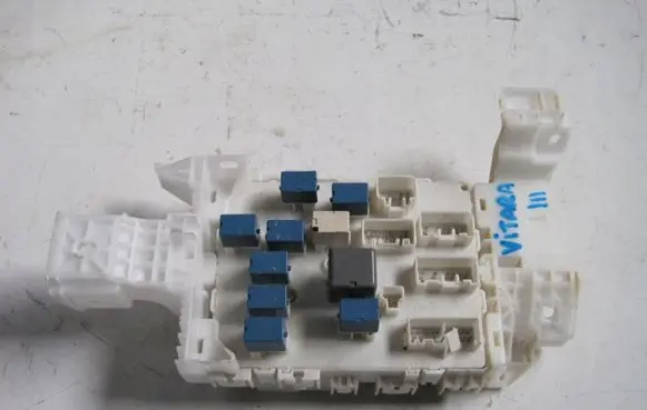 Suzuki Grand Vitara II Fuse box set AA1A4881
