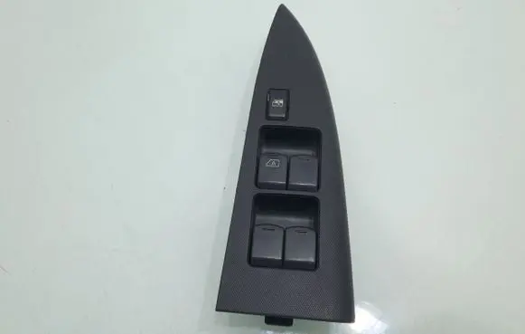 Nissan Note (E11) Electric window control switch 254019U10A