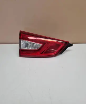 Tailgate rear/tail lights