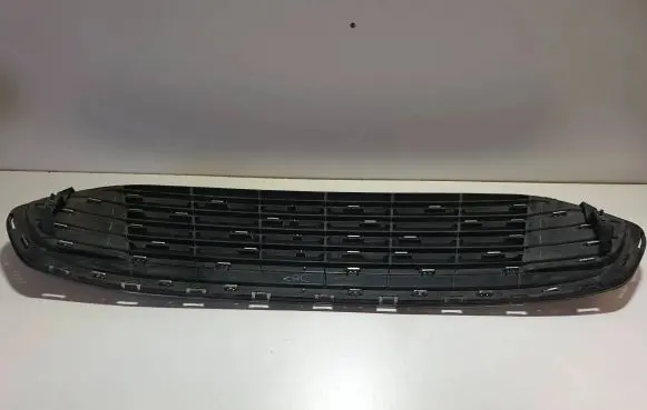 Ford Fusion II Front bumper upper radiator grill DS738150 MD545