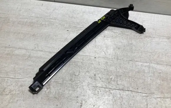 Audi A3 8Y Rear door windshield rail 8y0839068
