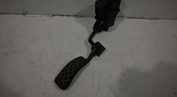 Audi A6 S6 C6 4F Accelerator throttle pedal 4F2721523