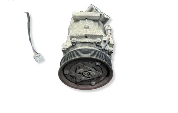 Nissan Qashqai Air conditioning (A/C) compressor (pump) 926009865R