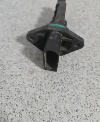 BMW 5 E39 Mass air flow meter 0280216062 7830359