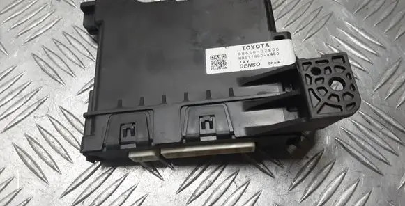 Toyota Auris E180 Climate control unit 8865002E00 MB1778004480