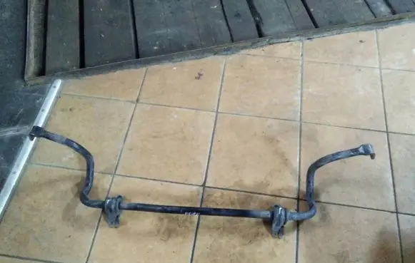 Front anti-roll bar/sway bar