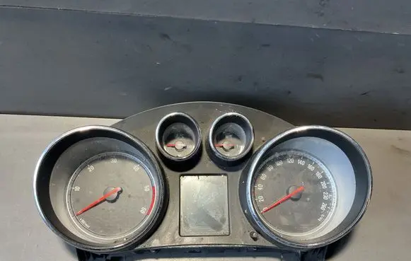 Opel Insignia A Speedometer (instrument cluster) 365903926 13327313