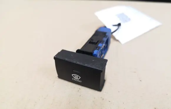 Hyundai Santa Fe Windscreen/window heater switch 202002962 621W05010