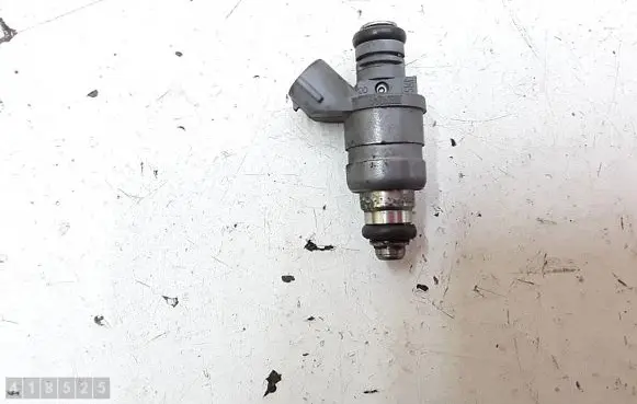 Audi A3 S3 8P Fuel injector