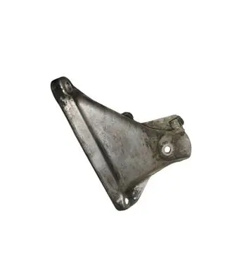 BMW 5 E60 E61 Engine mounting bracket 6769153