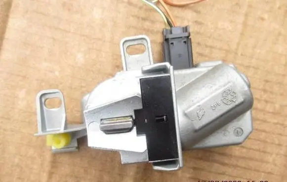 Volvo V50 Steering wheel lock P30776153 050706 T16197B55