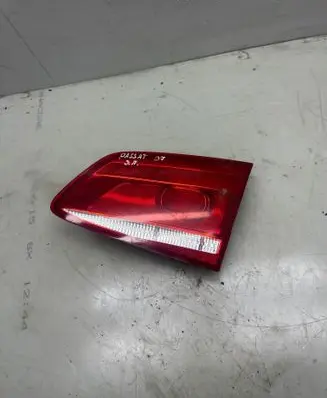 Tailgate rear/tail lights