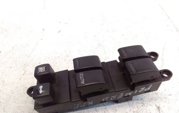 Nissan Primera Electric window control switch 25401AV640 C8DD702N 1322N1