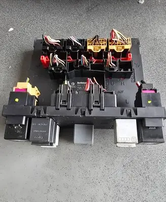 Volkswagen PASSAT B6 Comfort/convenience module 3C0937049AJ H54S2202 F005V00661