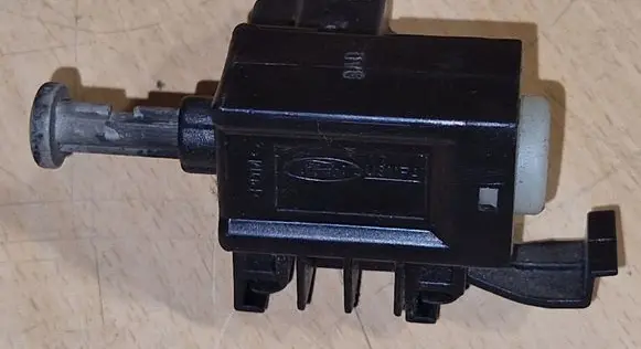 Volvo V70 Clutch pedal sensor 6G9T11A152AA