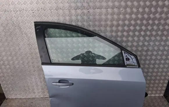 Chevrolet Cruze Front door