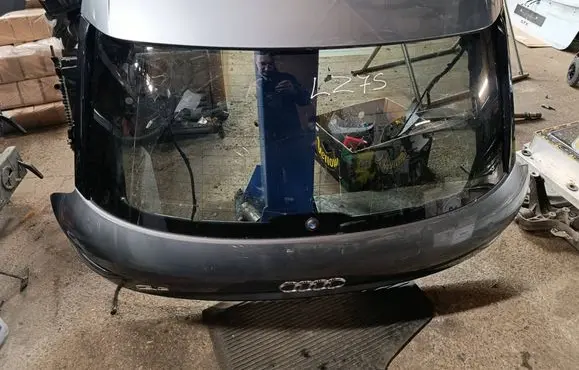 Audi Q3 8U Tailgate/trunk/boot lid 8U0827159