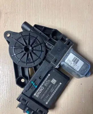 Volvo XC60 Rear door window regulator motor 31674760
