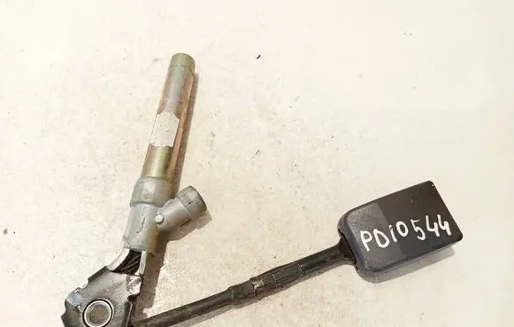 Front seatbelt buckle