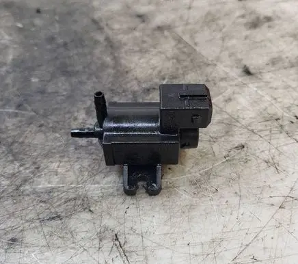 Opel Astra J Turbo solenoid valve 70246100 10T345 8972882491