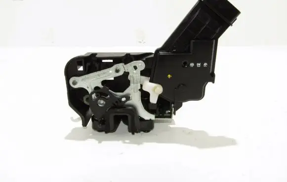 KIA Carens II Front door lock
