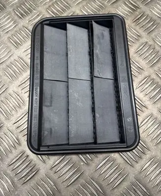 BMW X7 G07 Quarter panel pressure vent 9176945