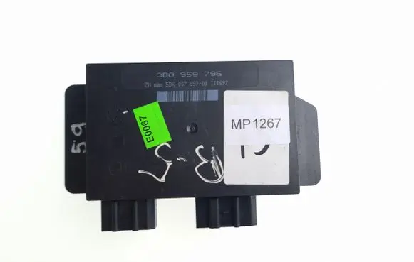 Volkswagen PASSAT B5 Comfort/convenience module 3B0959796