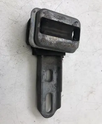 Peugeot 2008 I Gearbox mount 9801521580