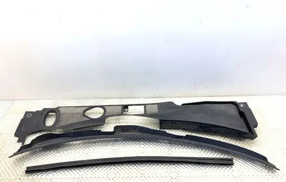 Audi A4 S4 B8 8K Wiper trim 8K1819447
