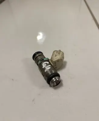 Volkswagen Golf IV Fuel injector 036031AC