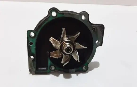 Volvo XC90 Water pump 30650834